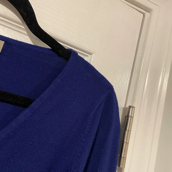 In Extenso Royal Blue Long Sleeve Knit Top Size L but runs small Like M or S. - Picture 2 of 8